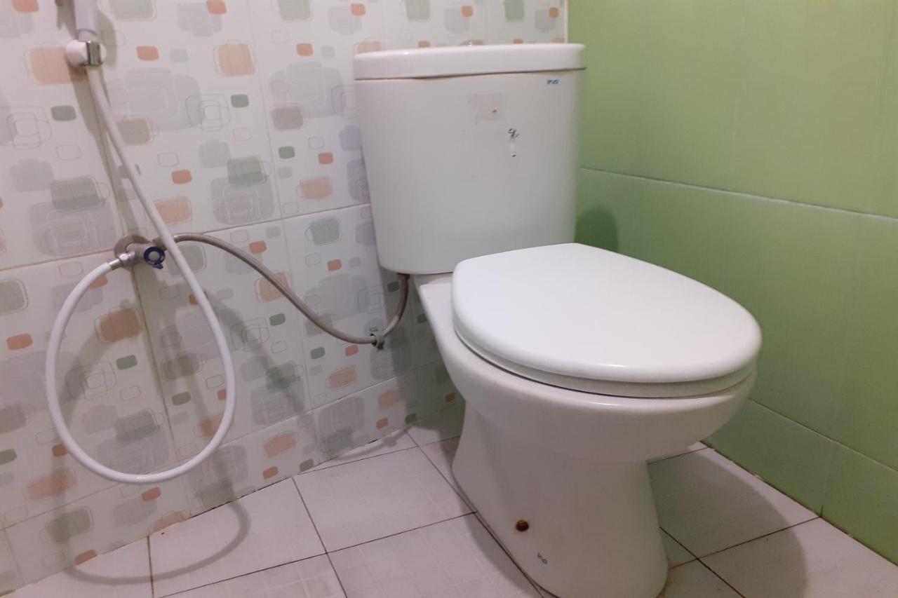 Spot On 2332 D'Green Homestay Баньювангі Екстер'єр фото